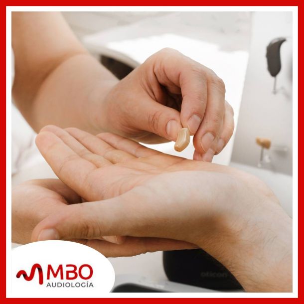Cómo limpiar audífonos correctamente y evitar averías